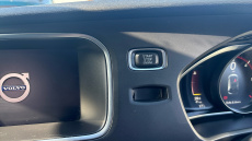 Volvo V40 D2 [122] R DESIGN Edition 5dr Diesel Hatchback